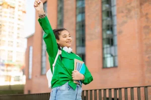 adolescente con buena autoestima adolescente con buena autoestima